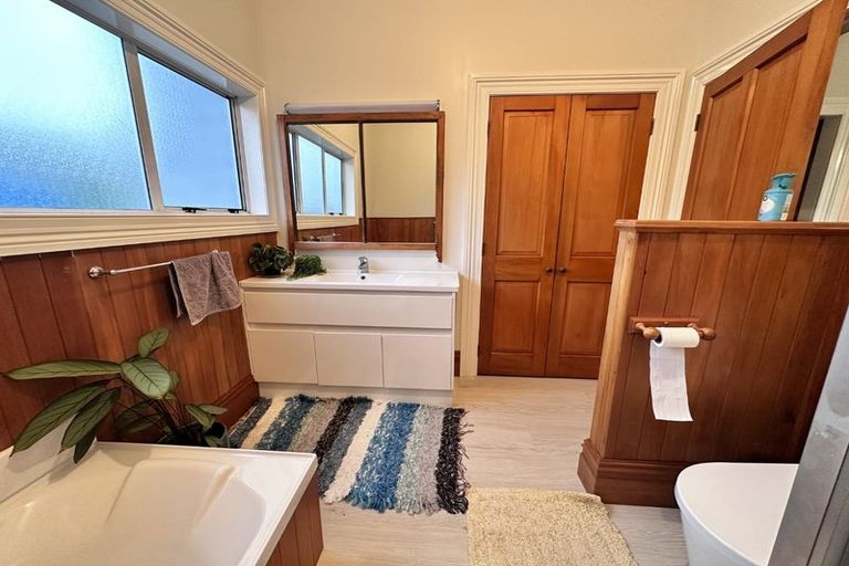 Photo of property in 56 Bellevue Way, Otaika, 0170