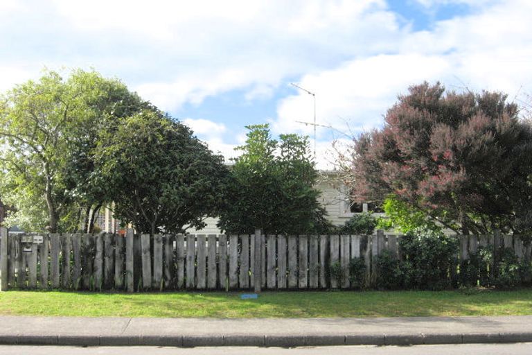 Photo of property in 52 Sutton Crescent, Papakura, 2110