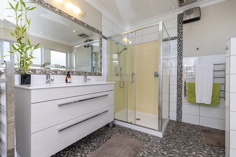 Photo of property in 221 Rosetta Road, Raumati South, Paraparaumu, 5032