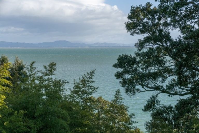 Photo of property in 14 Kowai Grove, Omokoroa, 3114