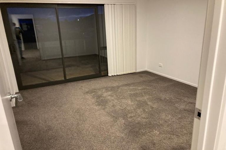 Photo of property in 4/60 Hayfield Way, Karaka, Papakura, 2580