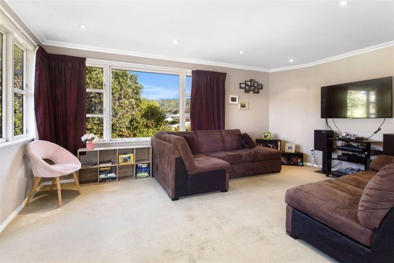 Photo of property in 1 Angell Street, Johnsonville, Wellington, 6037