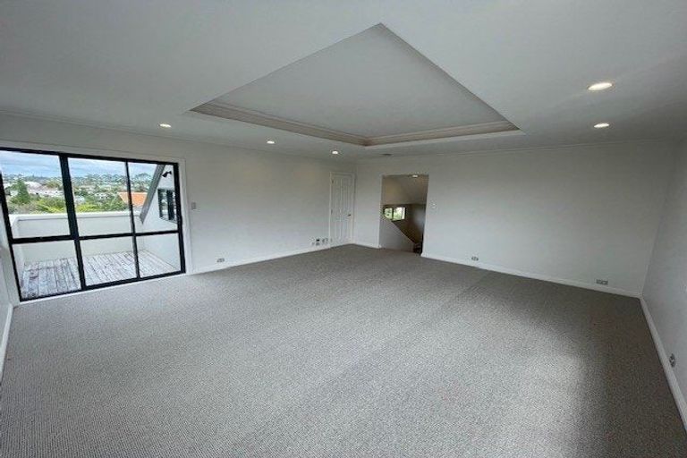 Photo of property in 1/12 Richards Avenue, Forrest Hill, Auckland, 0620