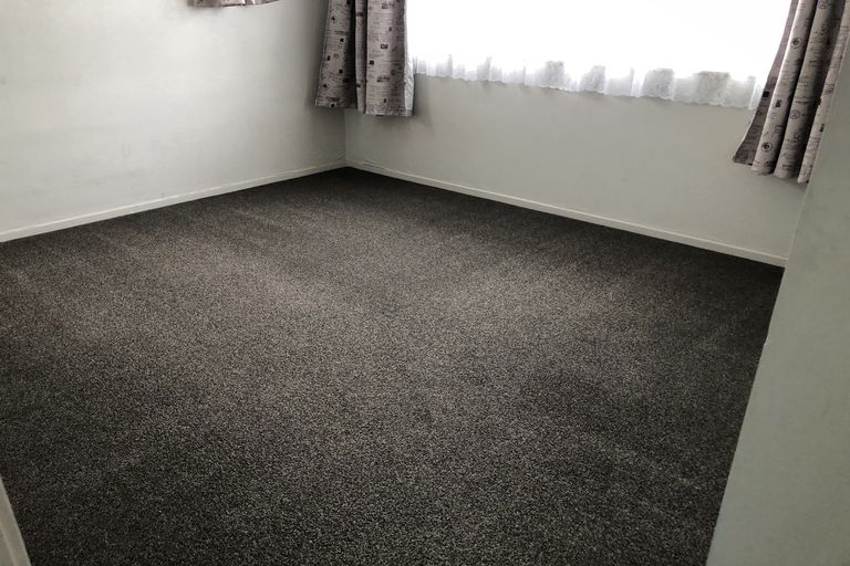 Photo of property in 1/18 Matipo Road, Te Atatu Peninsula, Auckland, 0610