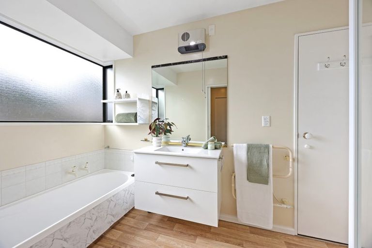 Photo of property in 91a Prestons Road, Redwood, Christchurch, 8051