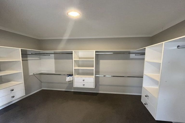 Photo of property in 34 Namsan Close, Fairview Heights, Auckland, 0632