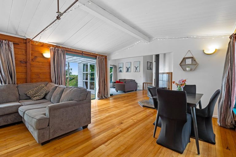 Photo of property in 130 Opanuku Road, Henderson Valley, Auckland, 0612