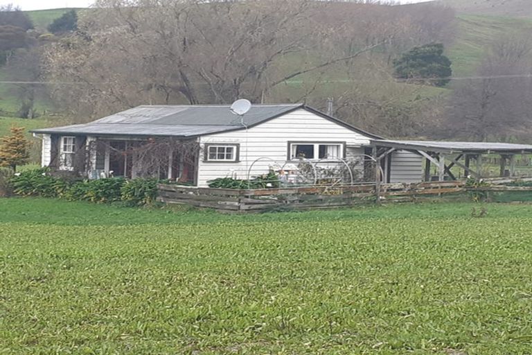 Photo of property in 464 Masterton-castlepoint Road, Te Ore Ore, Masterton, 5886