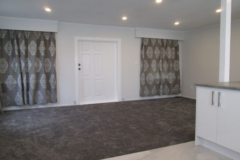 Photo of property in 2/24 Dale Crescent, Pakuranga, Auckland, 2010