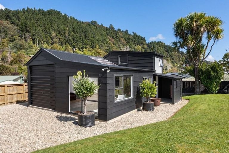 Photo of property in 4 Cook Street, Havelock, 7100