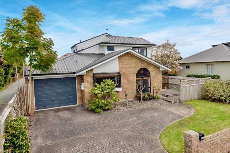 Photo of property in 300a Cambridge Road, Hillcrest, Hamilton, 3216