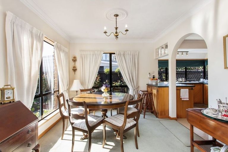 Photo of property in 252a Memorial Avenue, Burnside, Christchurch, 8053