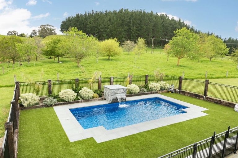 Photo of property in 180a Tikokino Road, Waipawa, 4273