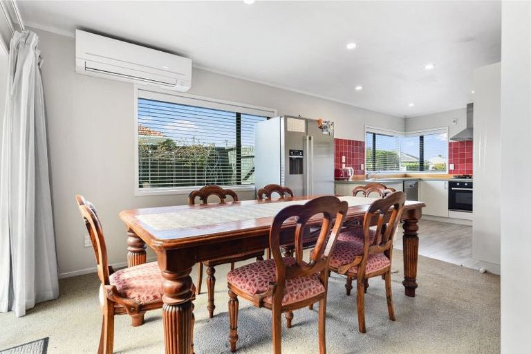 Photo of property in 61 Vardon Road, St Andrews, Hamilton, 3200