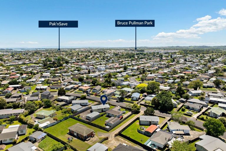 Photo of property in 22 President Avenue, Papakura, 2110