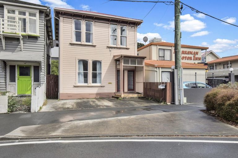 Photo of property in 46 Sussex Street, Mount Cook, Wellington, 6021