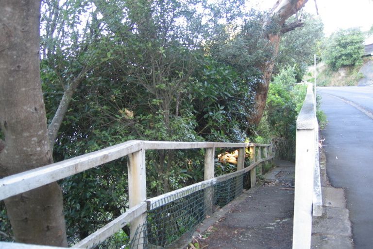 Photo of property in 13 Thane Road, Roseneath, Wellington, 6011