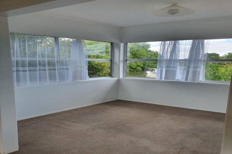 Photo of property in 14 Zita Maria Drive, Massey, Auckland, 0614
