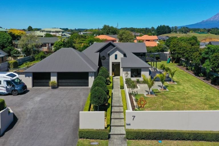 Photo of property in 5-7 Adam Lile Drive, Highlands Park, New Plymouth, 4312