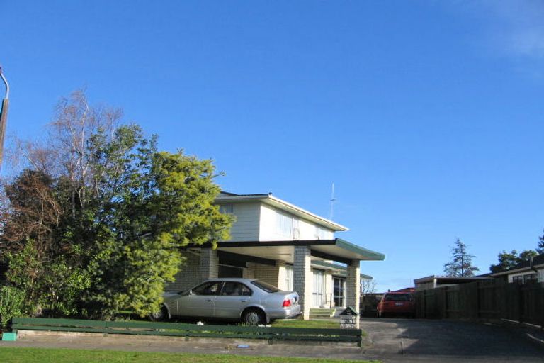 Photo of property in 8 Papawai Place, Milson, Palmerston North, 4414