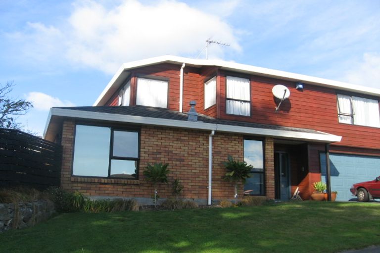 Photo of property in 1 Eclipse Lane, Whitby, Porirua, 5024