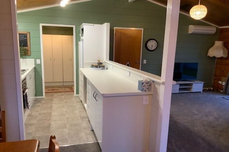 Photo of property in 1 Alexander Road, Waikanae, 5036