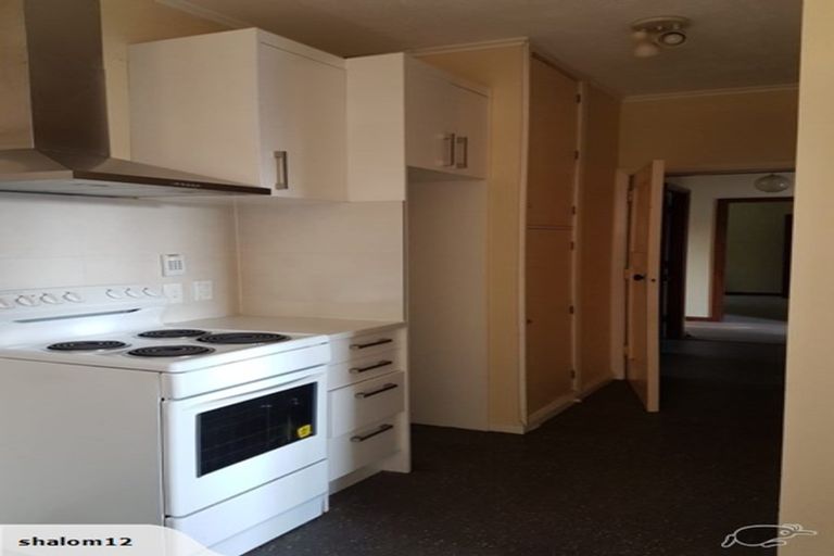 Photo of property in 2/3170 Great North Road, New Lynn, Auckland, 0600