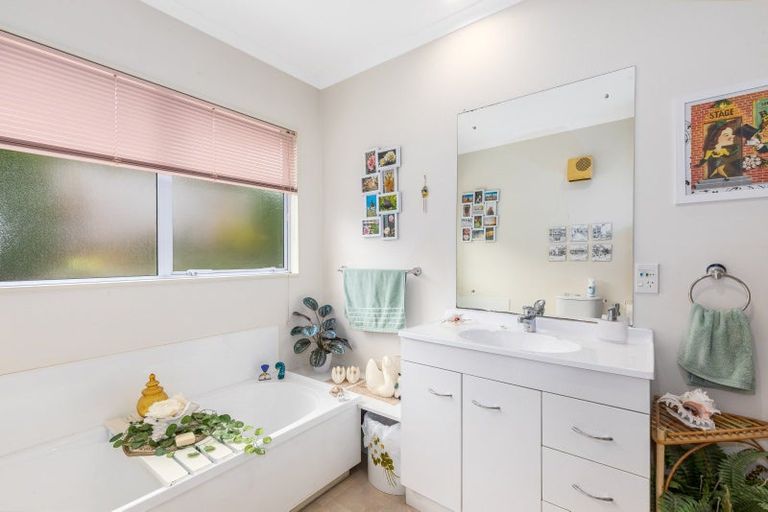 Photo of property in 41a Winara Avenue, Waikanae, 5036