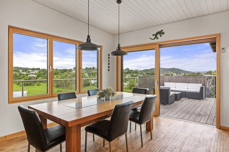 Photo of property in 21 Primrose Street, Raglan, 3225