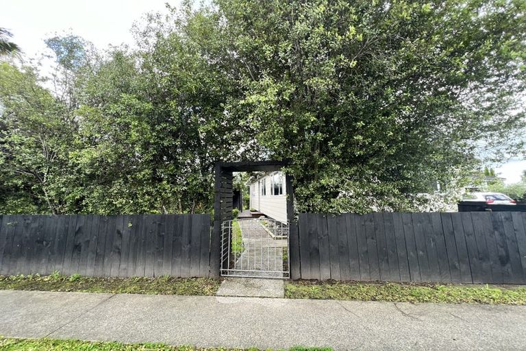 Photo of property in 18 Purcell Place, Melville, Hamilton, 3206