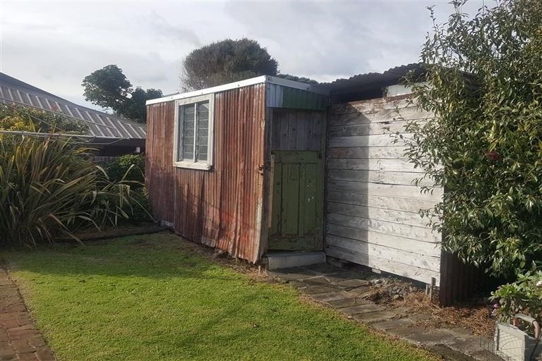 Photo of property in 59 Morley Street, New Plymouth, 4310