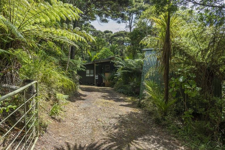 Photo of property in 126 Waihirere Drive, Tuateawa, Coromandel, 3583