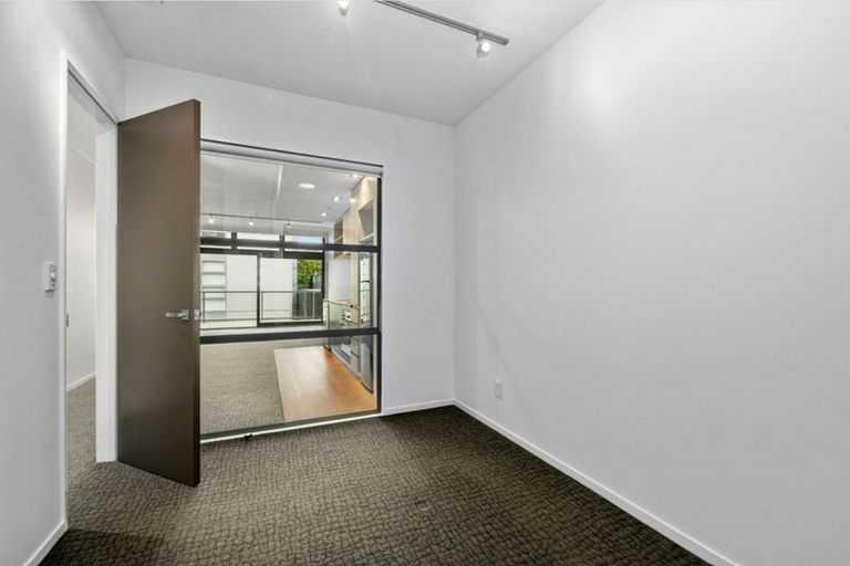 Photo of property in Revolucion Apartments, 102e/28 Torrens Terrace, Mount Cook, Wellington, 6011