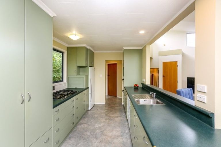 Photo of property in 10 Mcfarlane Street, Oakura, 4314