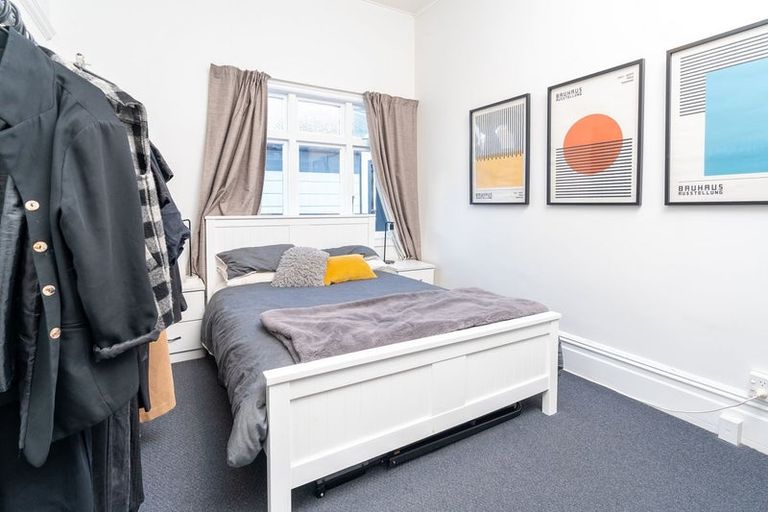 Photo of property in 8 Shannon Street, Mount Victoria, Wellington, 6011