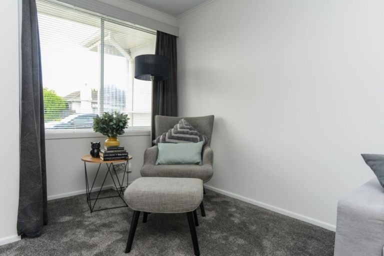 Photo of property in 2/301 Southland Road, Hastings, 4122