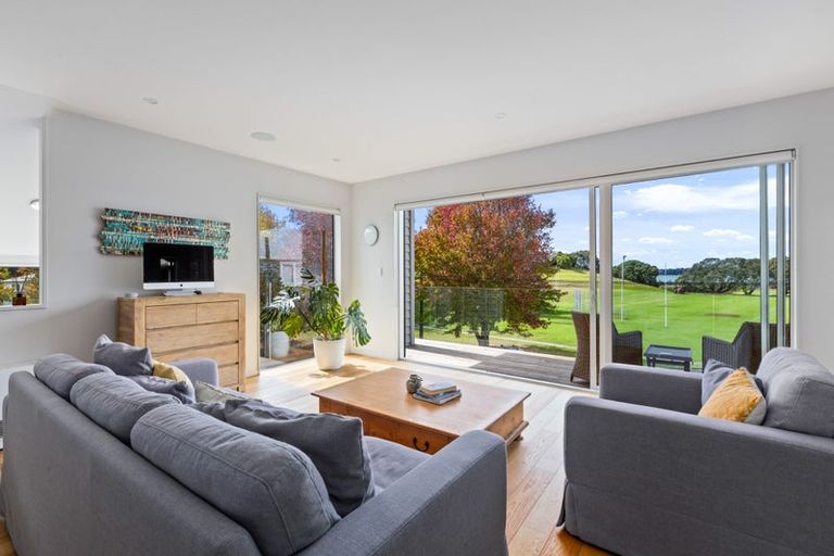 Photo of property in 6 Denby Lane, Northcote Point, Auckland, 0627