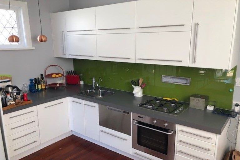 Photo of property in 10 Milton Street, Berhampore, Wellington, 6023