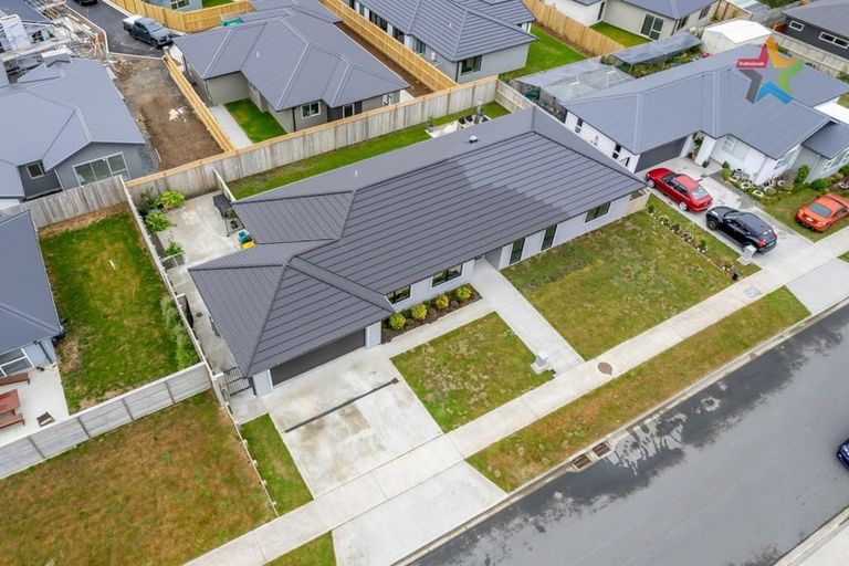 Photo of property in 6 Jack Vaughan Grove, Wainuiomata, Lower Hutt, 5014