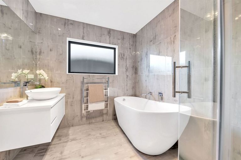 Photo of property in 6 Hinoki Way, Flat Bush, Auckland, 2019