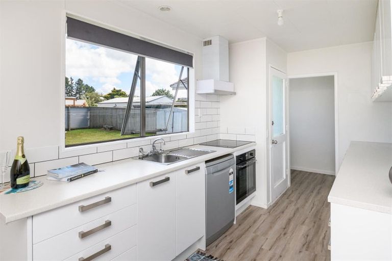 Photo of property in 24 Fergusson Street, Marton, 4710