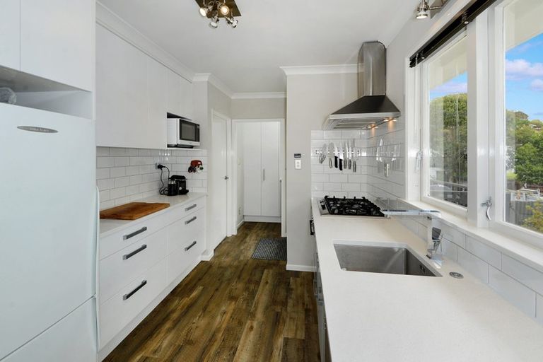 Photo of property in 22 Hatherlow Street, Glenfield, Auckland, 0629