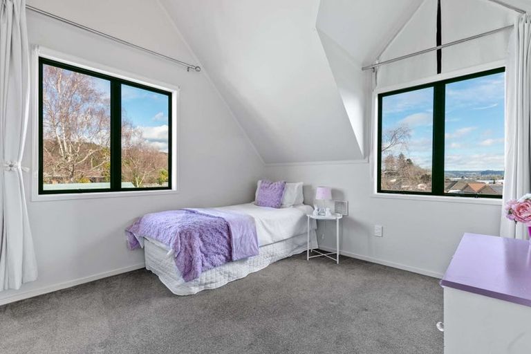 Photo of property in 2 Waitawa Place, Lynmore, Rotorua, 3010