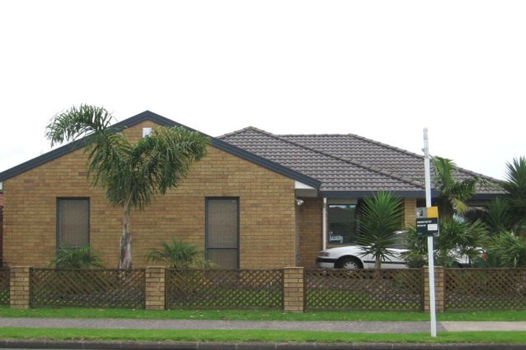 Photo of property in 23 Sturges Road, Henderson, Auckland, 0612