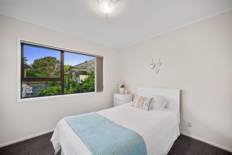 Photo of property in 21 St Annes Crescent, Wattle Downs, Auckland, 2103