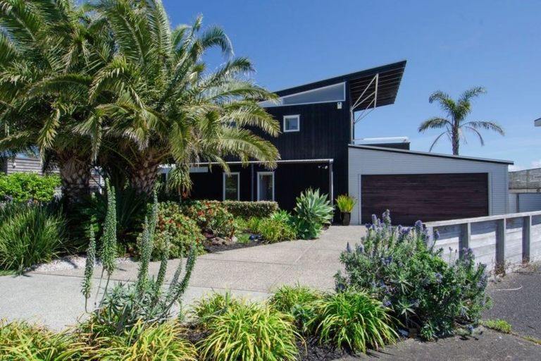 Photo of property in 17 Taumata Road, Omaha, Warkworth, 0986