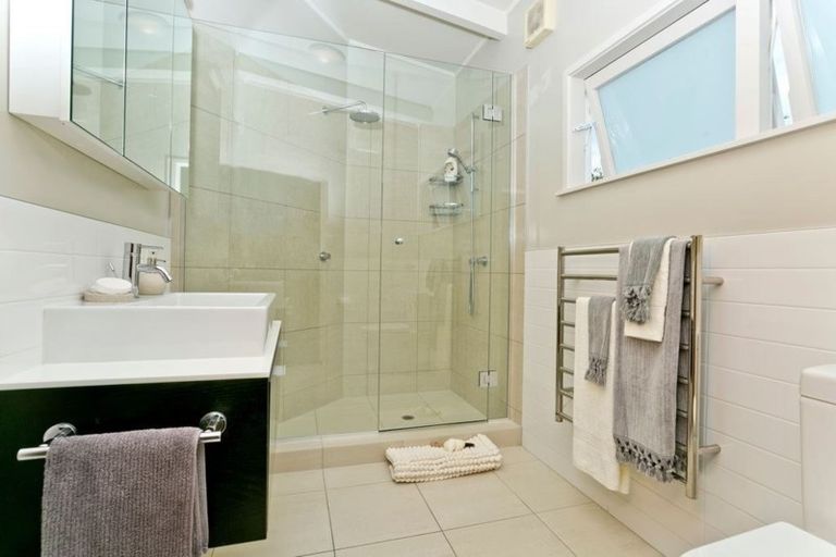 Photo of property in 8 Marywil Crescent, Hillcrest, Auckland, 0627