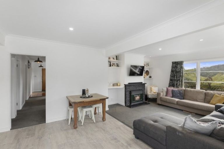 Photo of property in 13 Kopara Grove, Stokes Valley, Lower Hutt, 5019