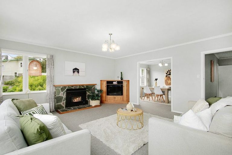 Photo of property in 114 Redwood Avenue, Tawa, Wellington, 5028
