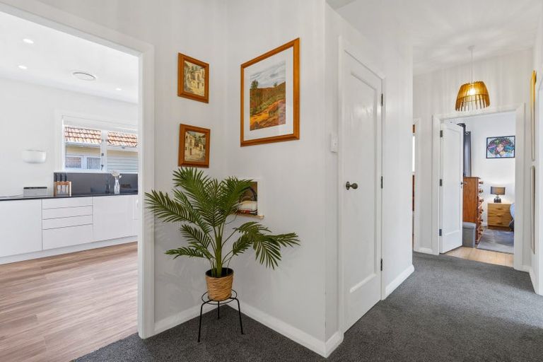 Photo of property in 546 Broadway, Strathmore Park, Wellington, 6022